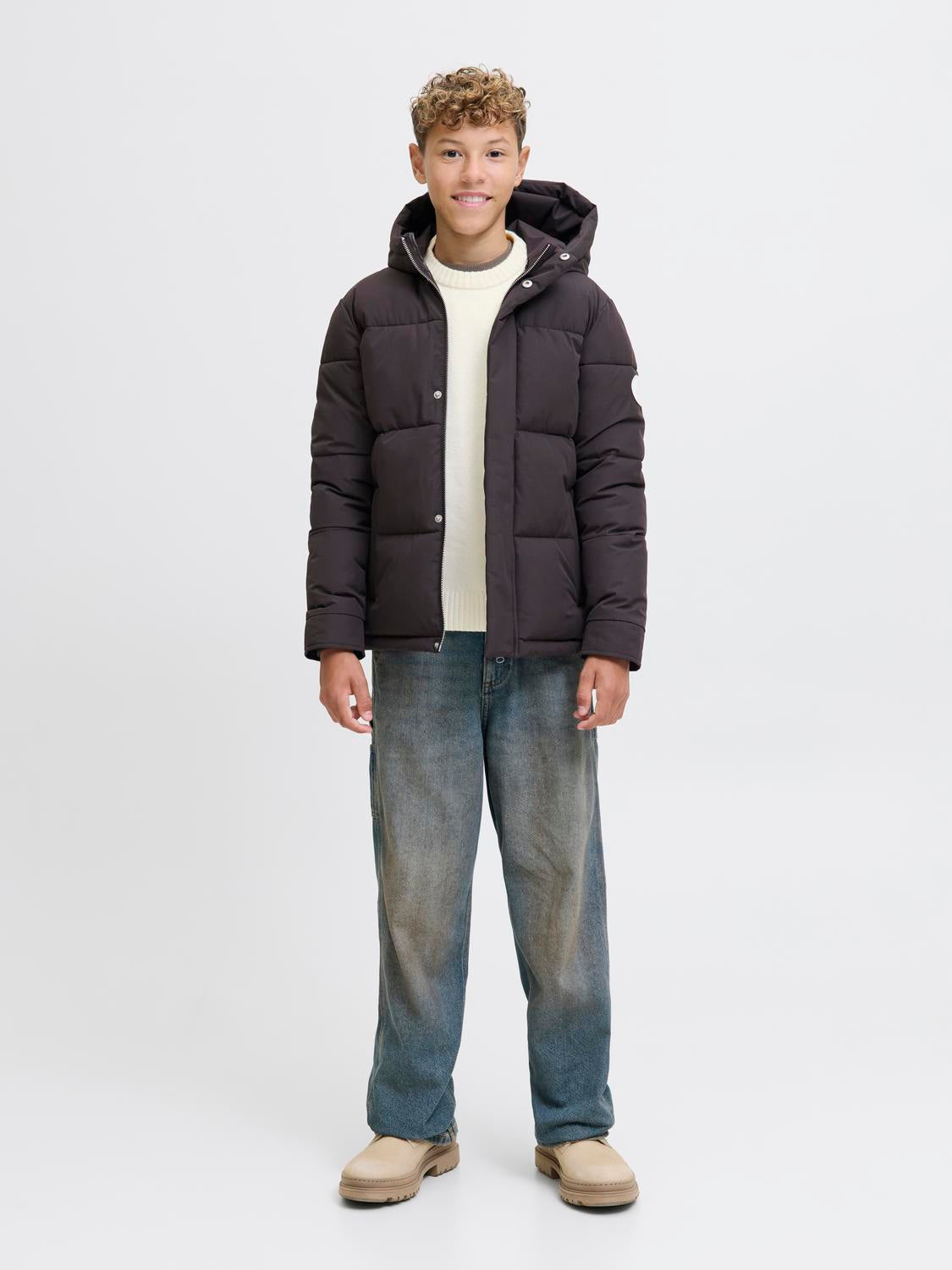 model_shot-front_full